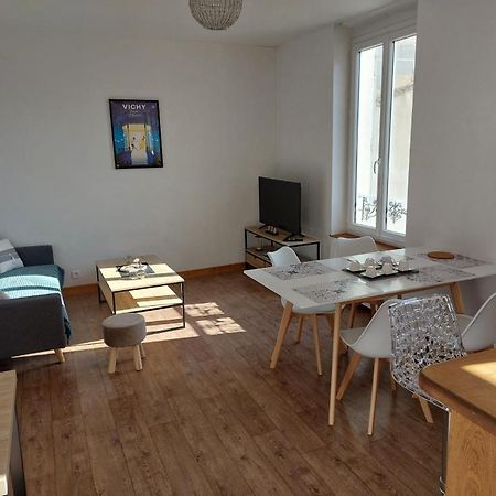 Appartement Proche Des Parcs Vichy Exterior foto